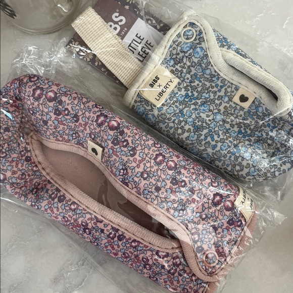 BIBS Baby Glass Bottle Set with Liberty Floral Sleeves - Picture 3 of 5